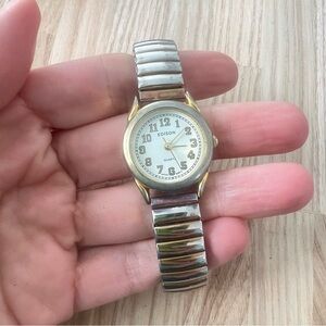 Vintage Edison ladies gold tone bracelet watch NEW BATTERY
